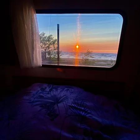 Kamp Caravan & On The