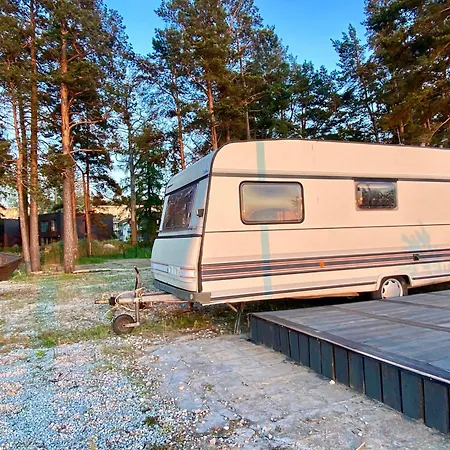 Kamp Caravan & On The *