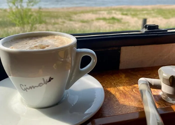 Caravan & On The Campsite *